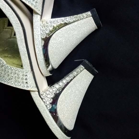 Shoes - Picture 4 of 4